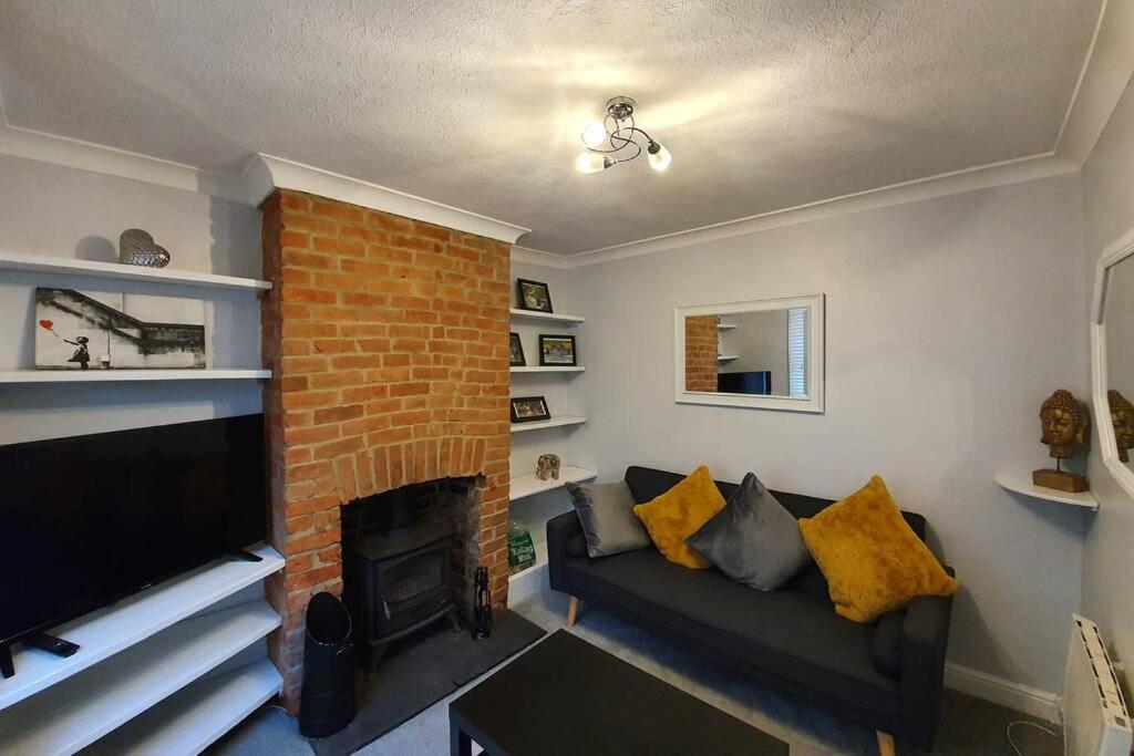 Cosy, Quirky, Comfy 'N' Chic House- Appartamento Swindon Esterno foto